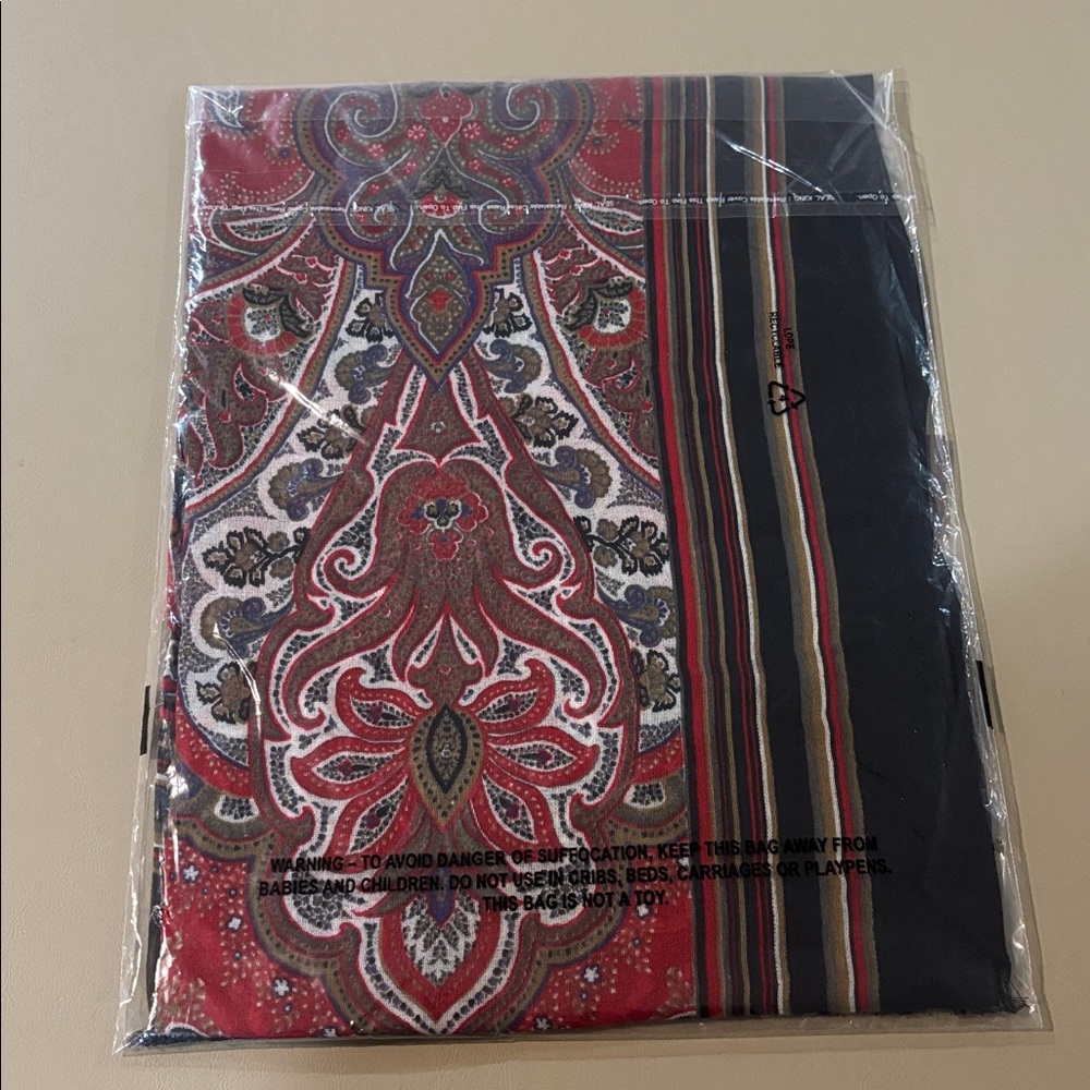 J. Jill Print Scarf Black and Red - Brand New with Tags - Picture 4 of 4